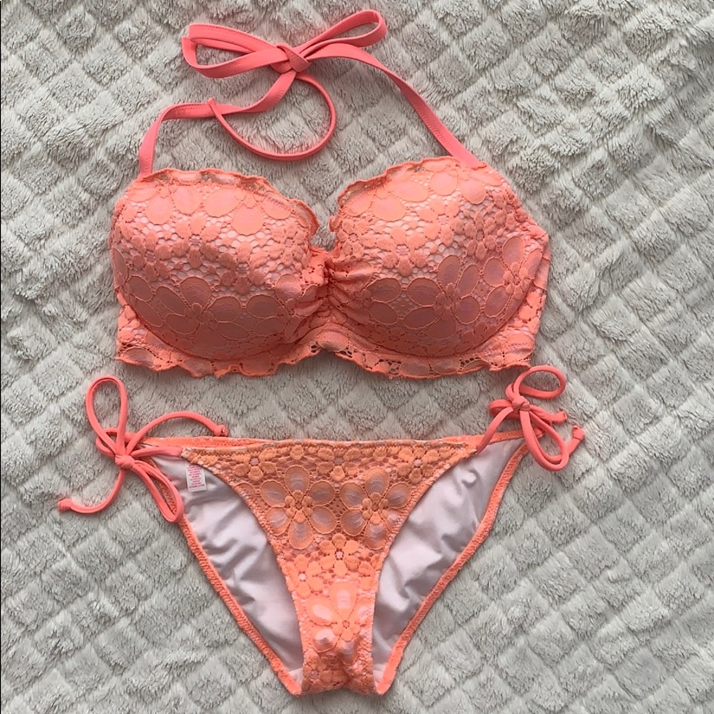 Victoria’s Secret bikini set